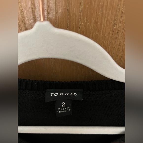 Torrid 2 Black Sweater with White Star Accents 2x - Picture 4 of 11